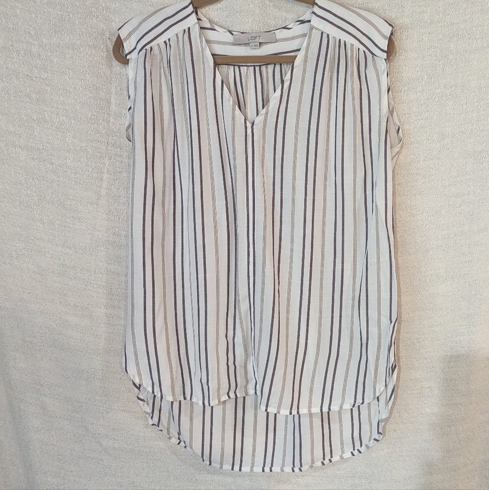 Loft tank top size small (I)